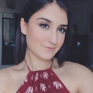 Meet your Posher, Amira